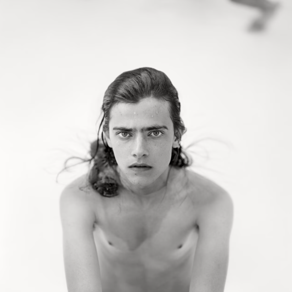 «Versace Embodied»: Το νέο όραμα του Dario Vitale για τον οίκο, υπό το πρίσμα σπουδαίων καλλιτεχνών