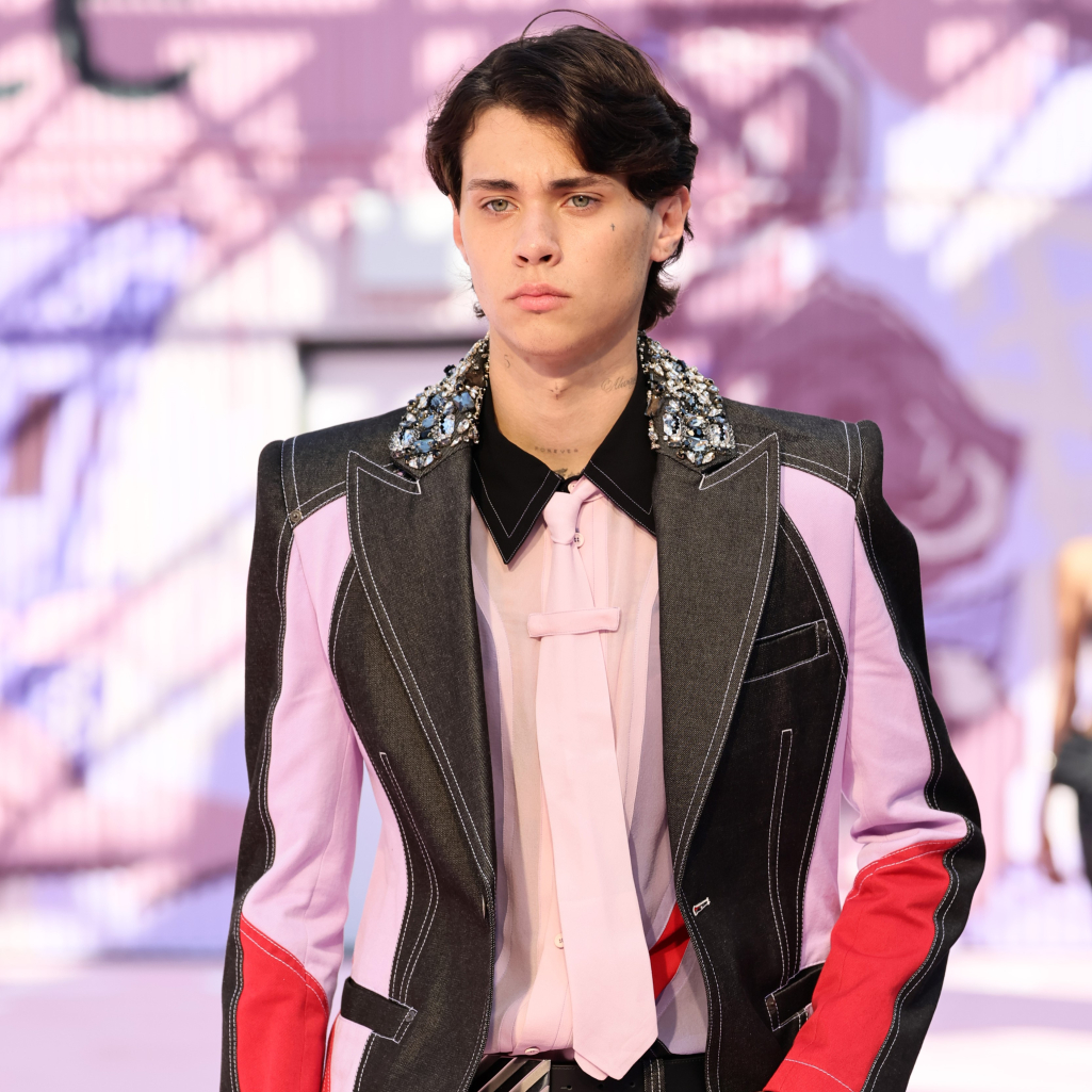 Η Swarovski φέρνει την κρυστάλλινη τέχνη της στο catwalk του Off-White