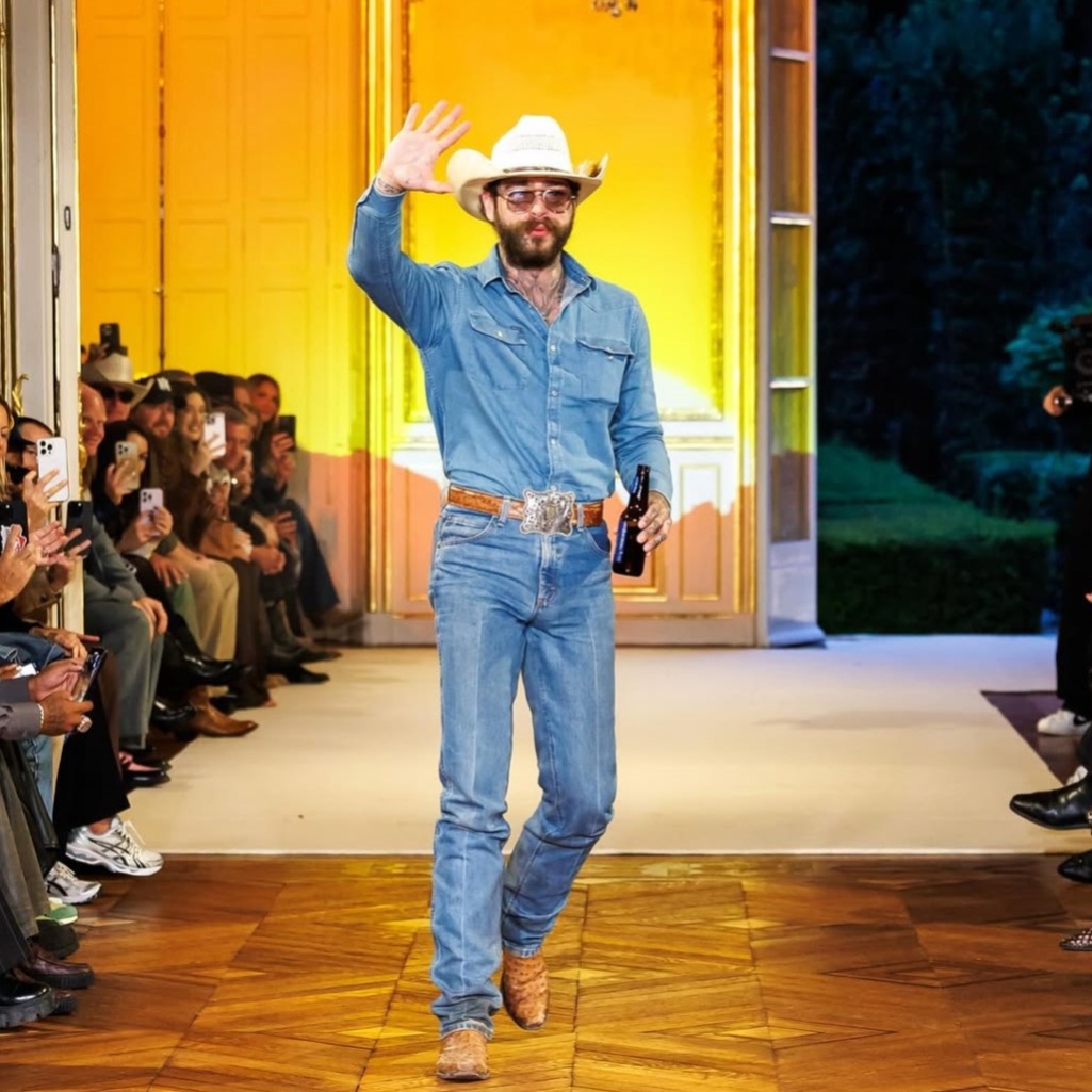 O Post Malone έκανε το ντεμπούτο του στον fashion κόσμο: Έφερε ένα άλογο στην πασαρέλα, επιτομή του rodeo style
