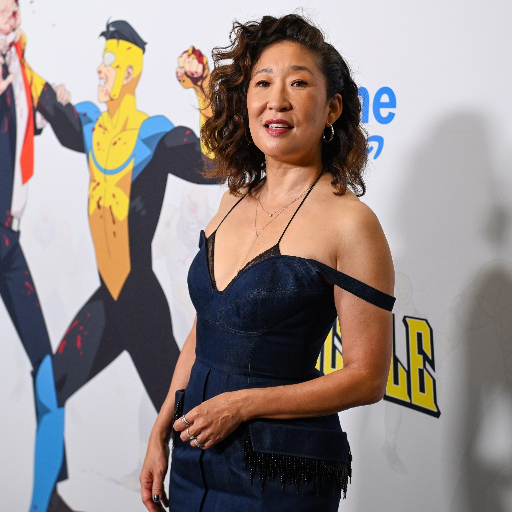 Sandra Oh: «Η λευκή πατριαρχία δεν έχει χτυπήσει ακόμα την πόρτα μου»