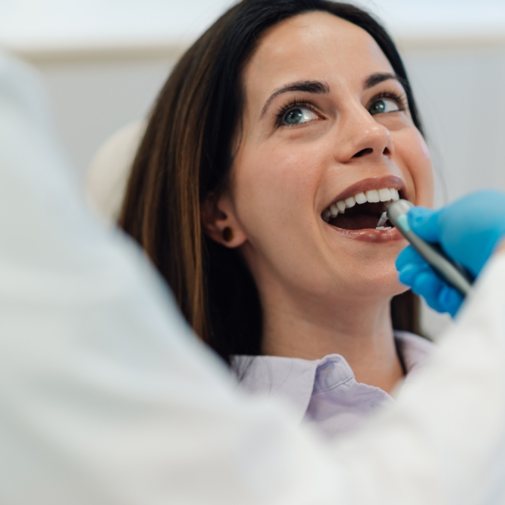 Εμφυτεύματα: Η σύγχρονη λύση στην αποκατάσταση των δοντιών