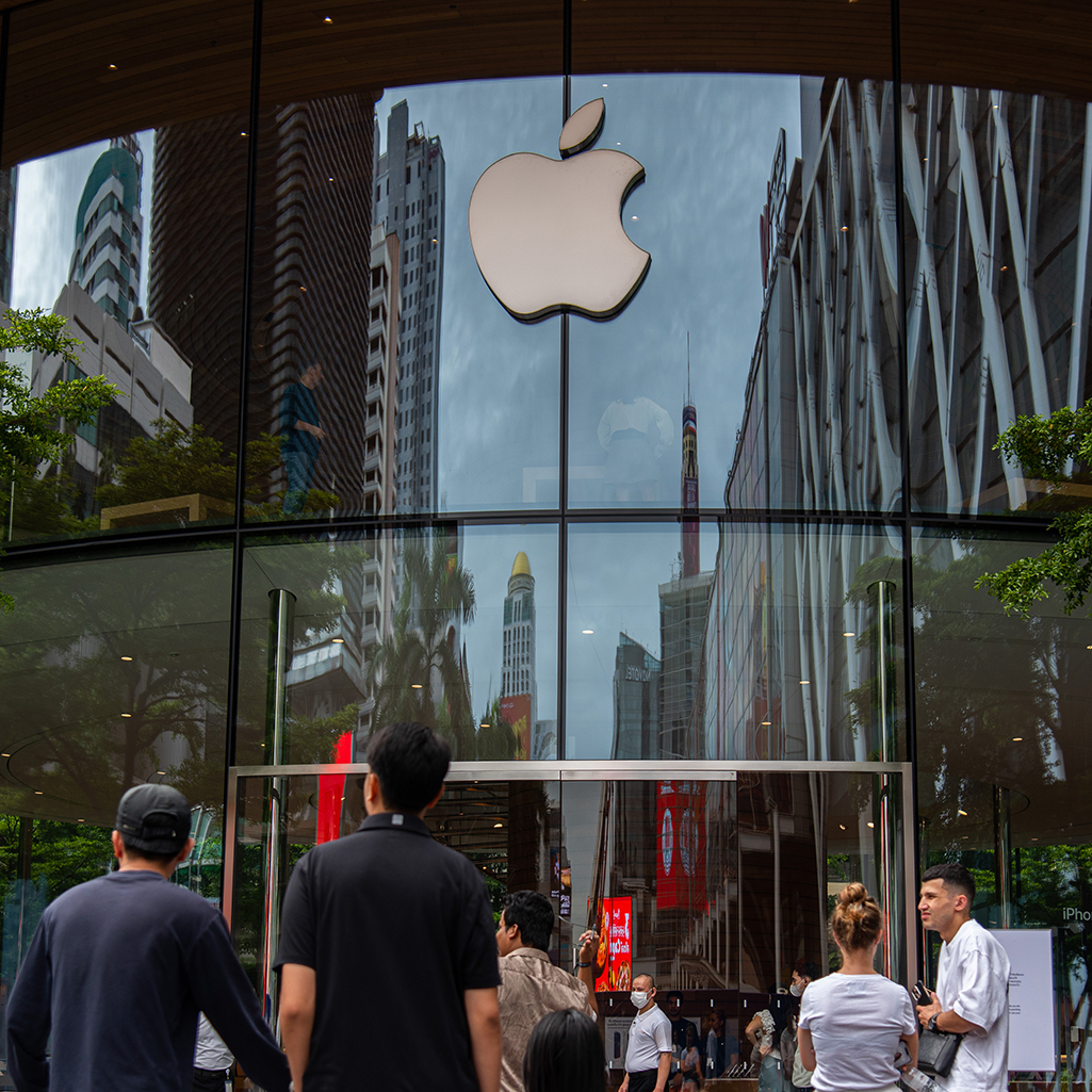 Ο άνθρωπος πίσω από το νέο iPhone17 - Στα 14,3 δισεκ. δολάρια ανέρχεται πλέον η περιουσία του