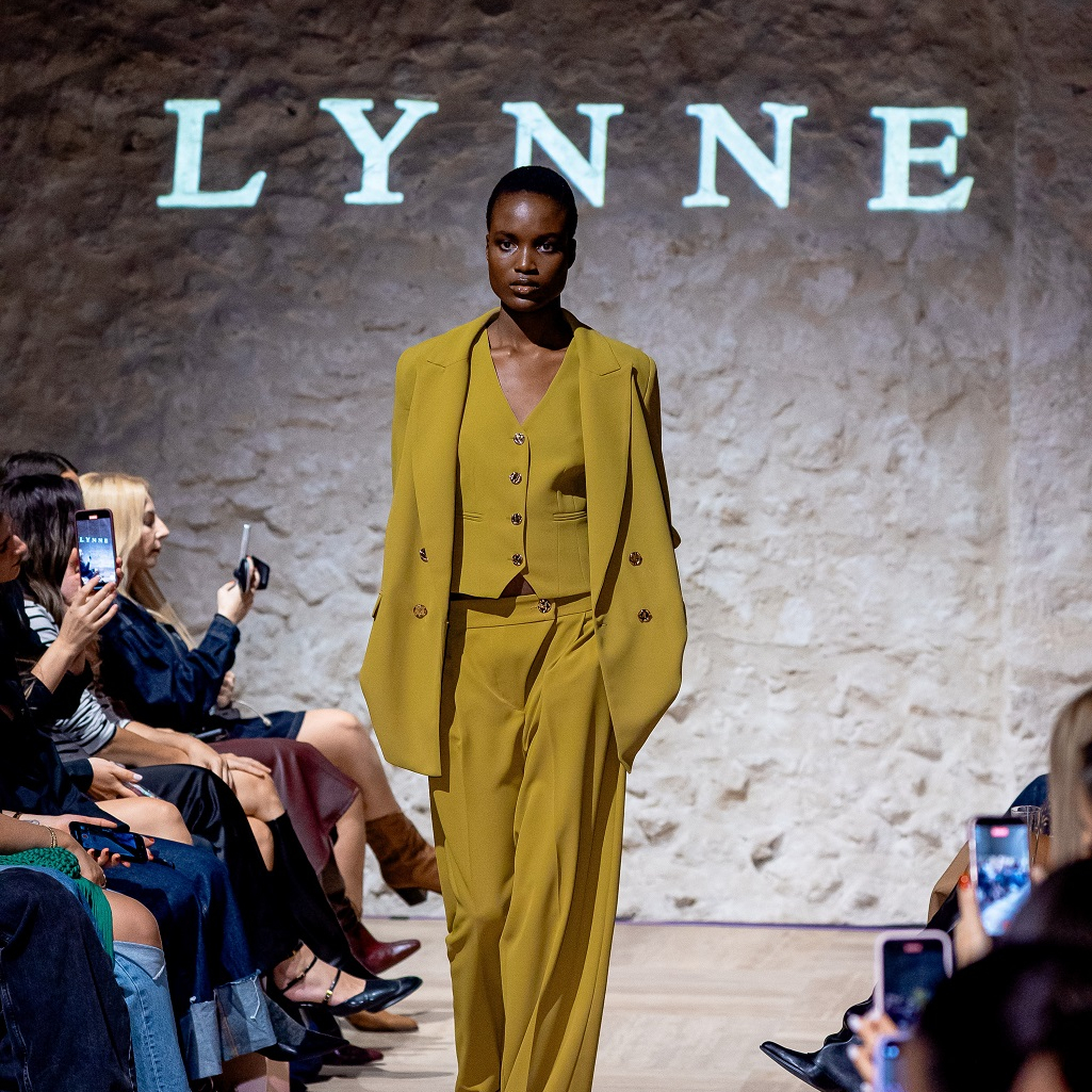 Η LYNNE παρουσίασε με μεγάλη επιτυχία τη συλλογή FW25-26 στο πρώτο της fashion show
