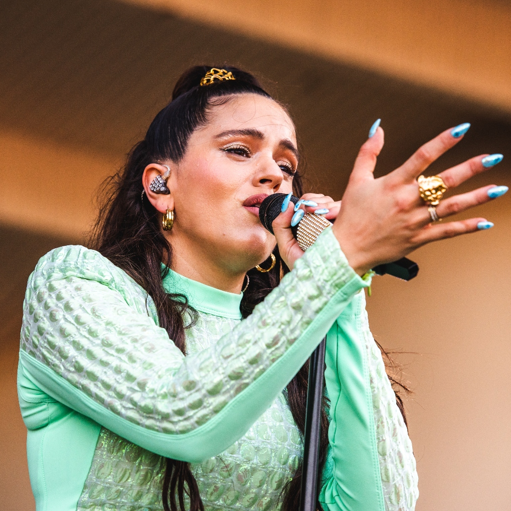 Η Rosalía κάνει την όπερα ξανά κουλ με το νέο της τραγούδι «Berghain»