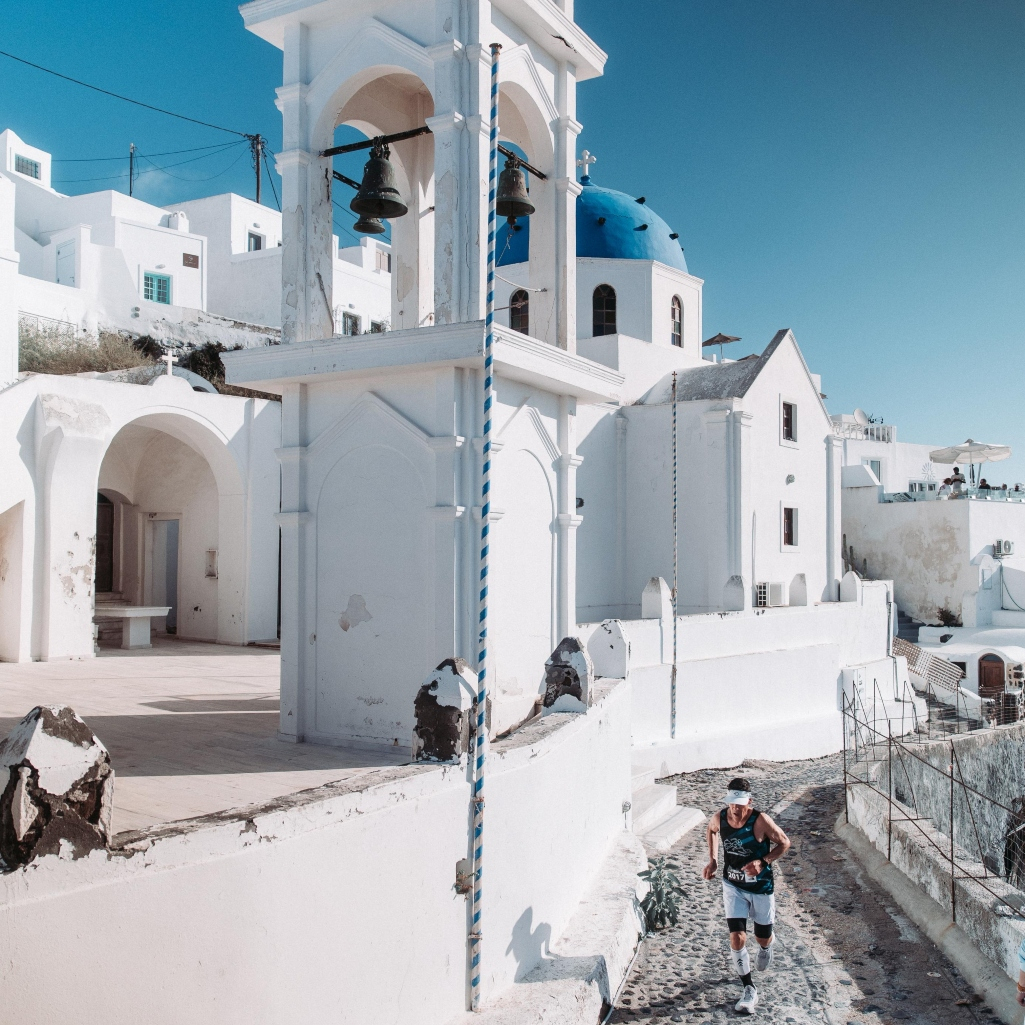 Santorini Experience 2025: 10 χρόνια αθλοτουρισμός στο νησί των Κυκλάδων
