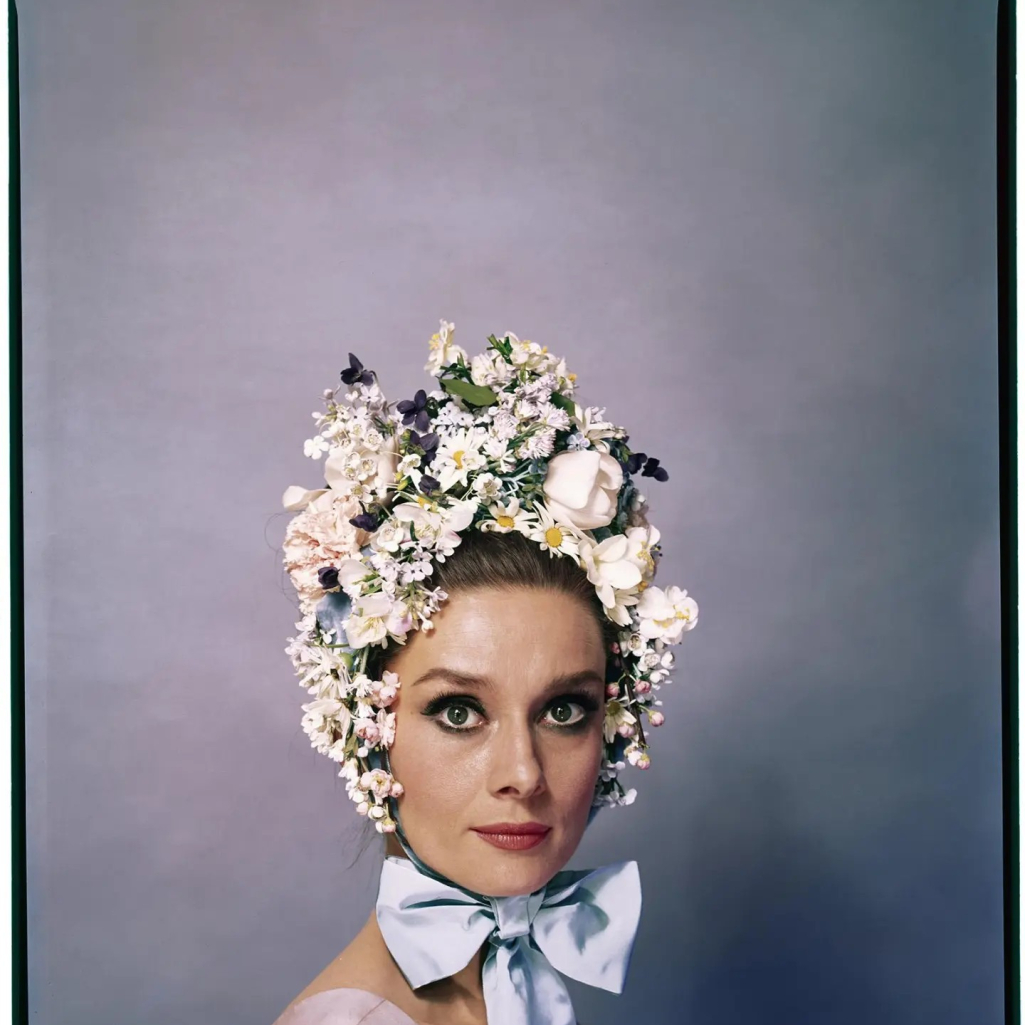 Cecil Beaton’s Fashionable World: Ένας κόσμος γεμάτος λάμψη, μόδα και καλλιτεχνική τόλμη