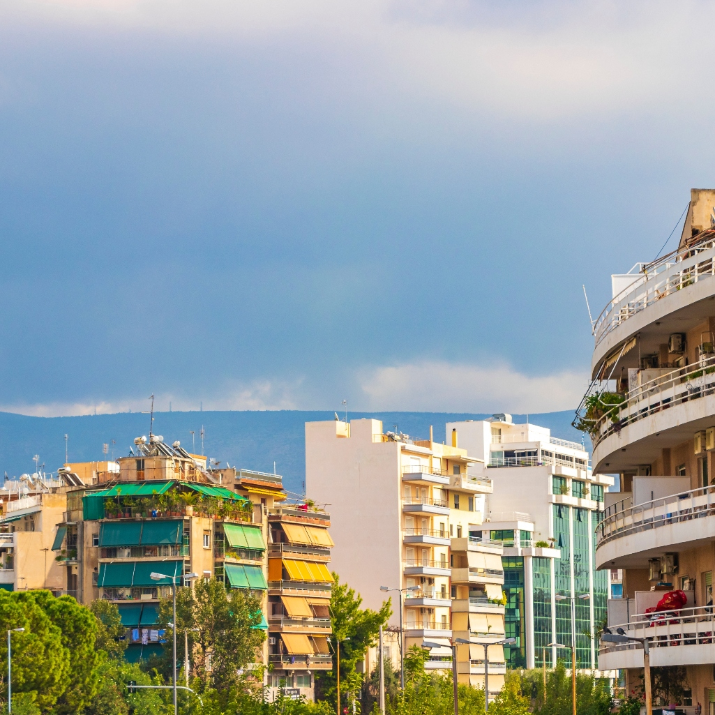 Βόλτα στην Πλατεία Αμερικής: Eκεί που έχει ζήσει ο Καζαντζίδης και οι φασαίοι του 1830