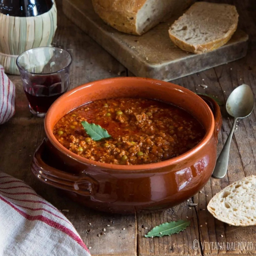 Η αυθεντική συνταγή για το παραδοσιακό ραγού από το 1982