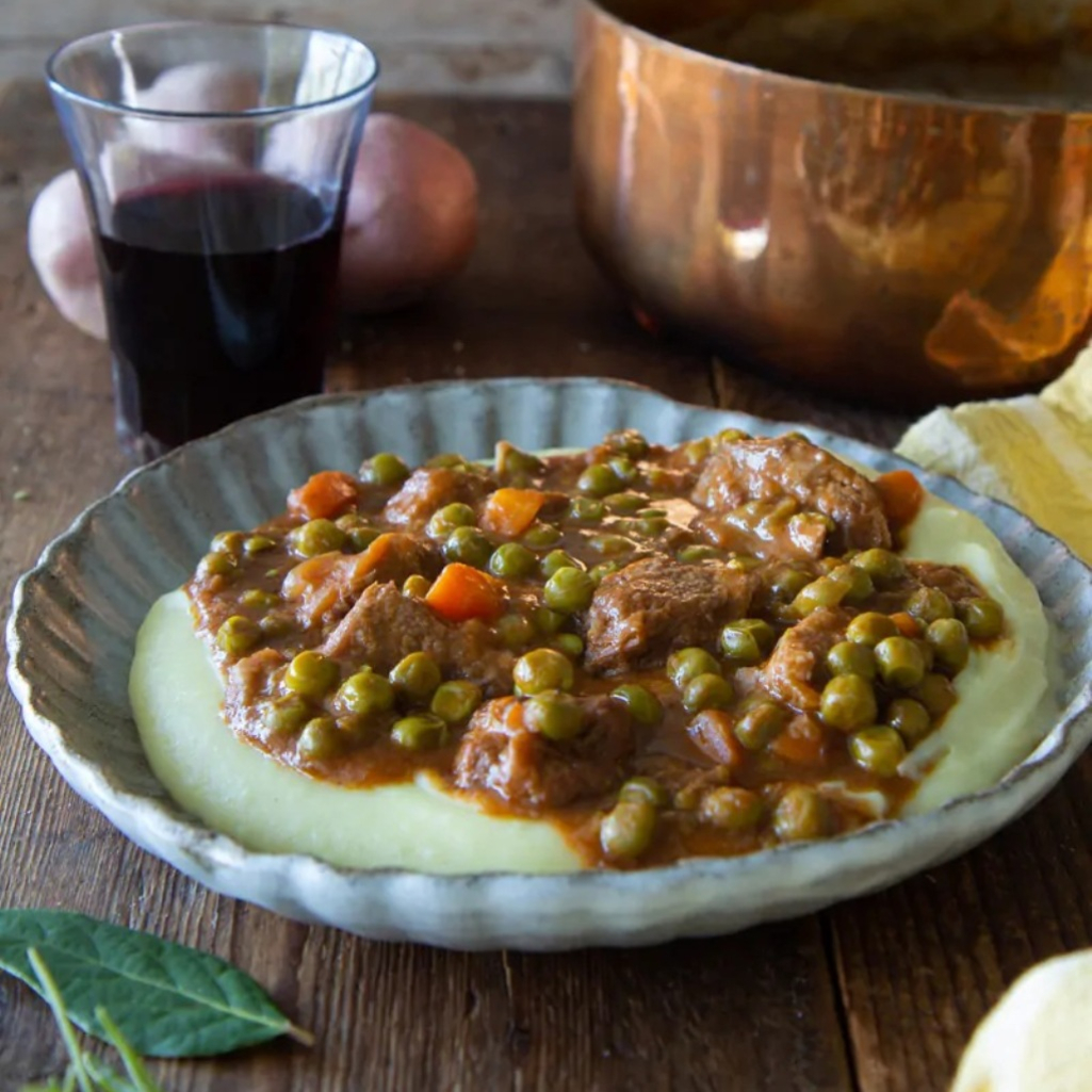 Μοσχαράκι με αρακά: Η συνταγή που μυρίζει… σπίτι