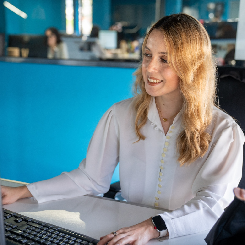 Ένα λευκό χαμόγελο μπορεί να φωτίσει κάθε ημέρα μου στο γραφείο