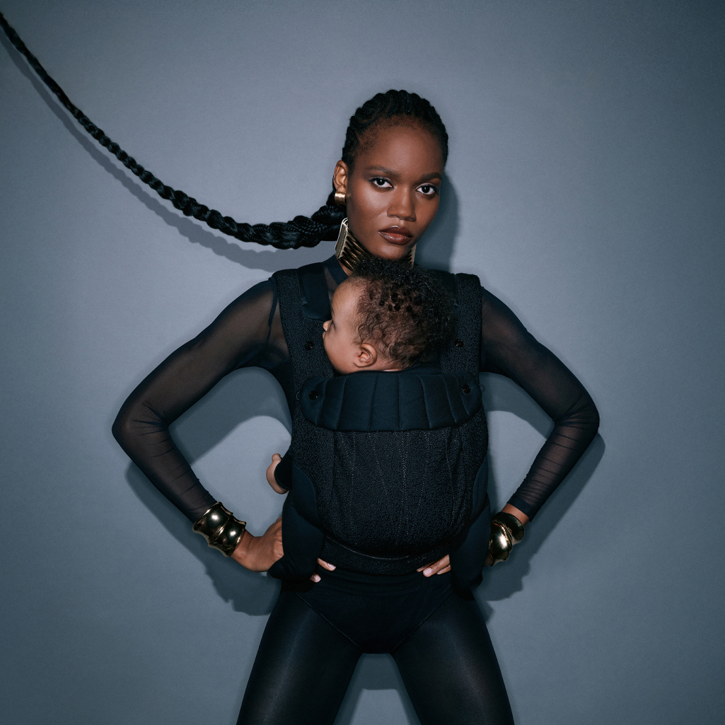 Όταν η λειτουργικότητα συναντά το στιλ: Το COŸA Carrier Bouclé, ο νέος μάρσιπος της CYBEX, χαρίζει ευελιξία -και μια πινελιά κομψότητας- σε κάθε περιπέτεια