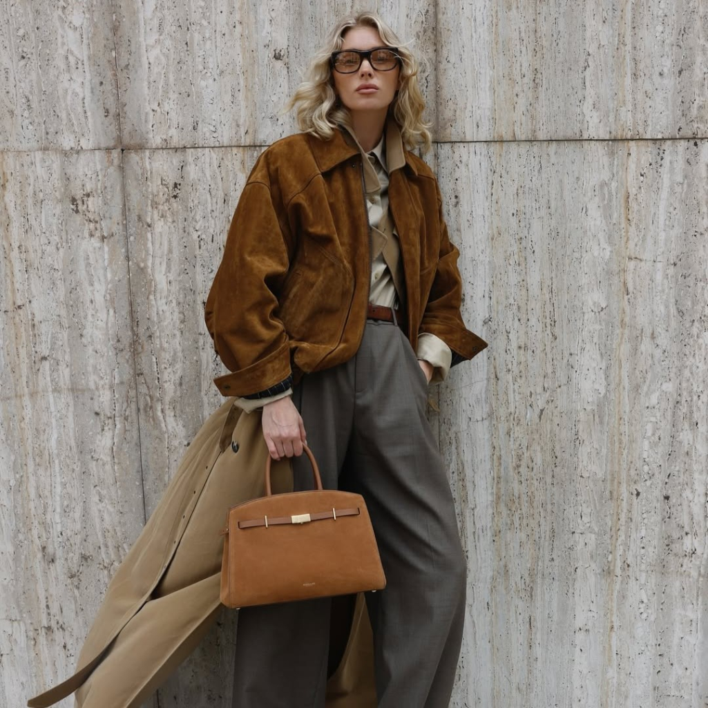 Αυτό είναι το χρώμα - τάση στα παπούτσια που θα απογειώσει το απλό blue jean σου - Δεν είναι το μπορντό, ούτε το μαύρο