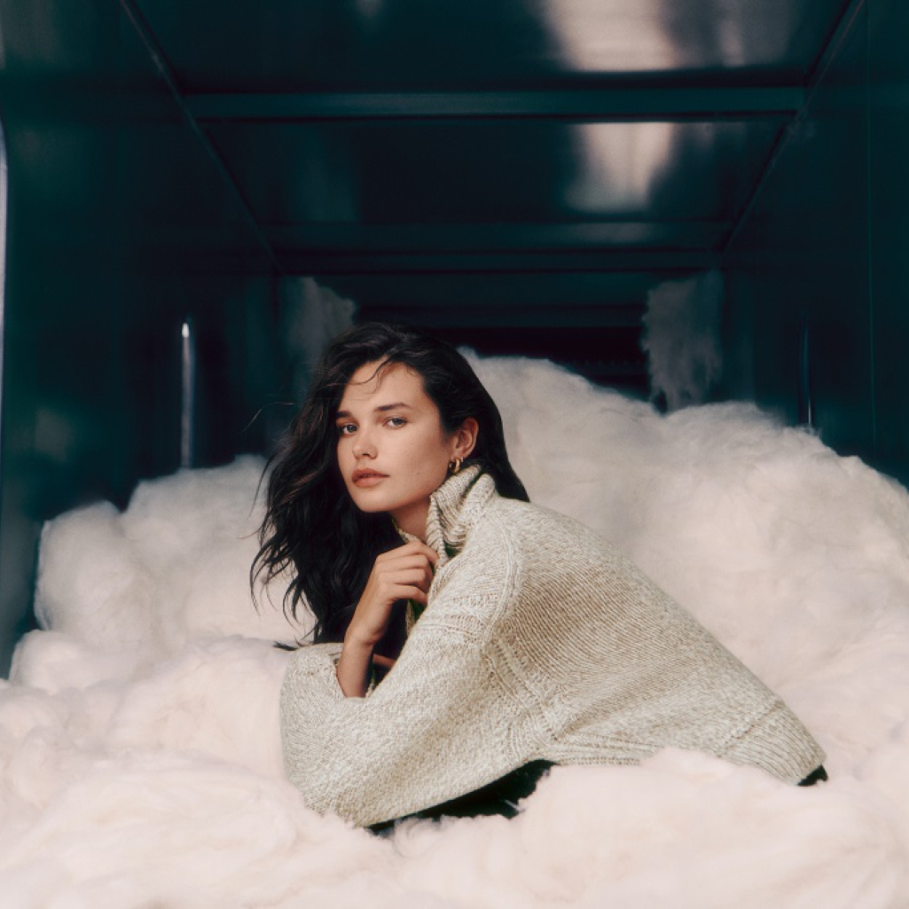 Tα επιδέξια χέρια των τεχνιτών της Falconeri δίνουν ζωή σε μια νέα ιδέα καθαρότητας