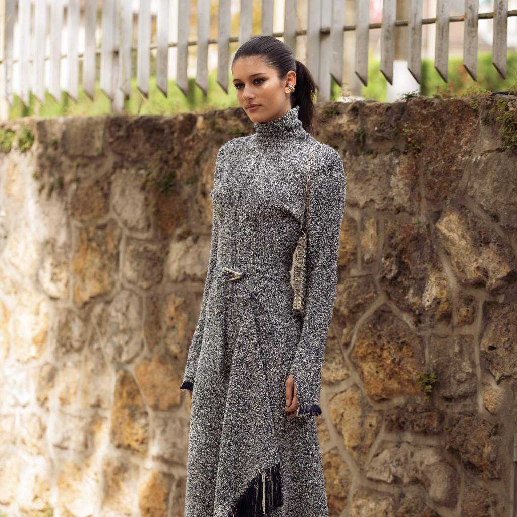 Αυτό είναι το φόρεμα που θα σε βγάλει ασπροπρόσωπη αυτή τη σεζόν - Πώς θα το φορέσεις