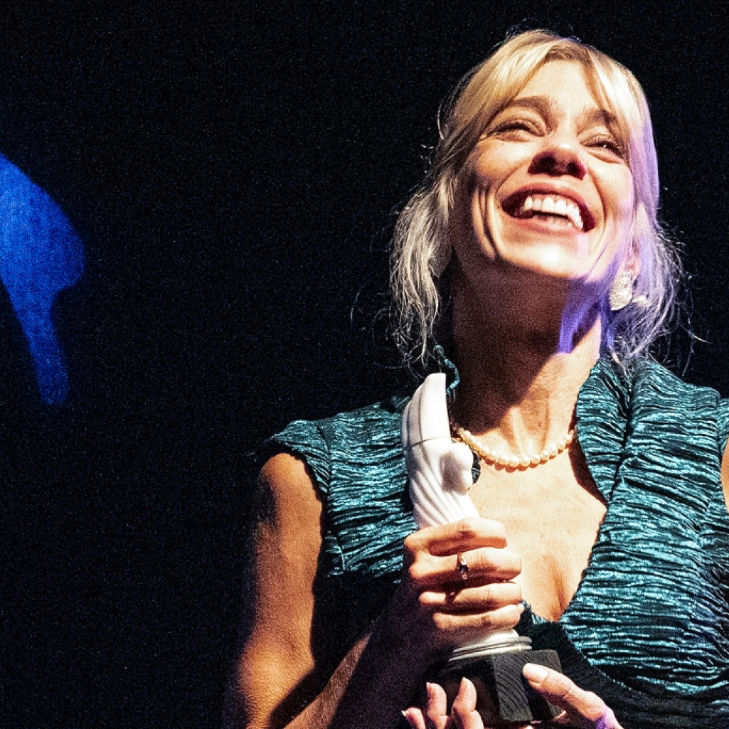 «Linda»: Η δυνατότερη επιστροφή της σεζόν στο θέατρο