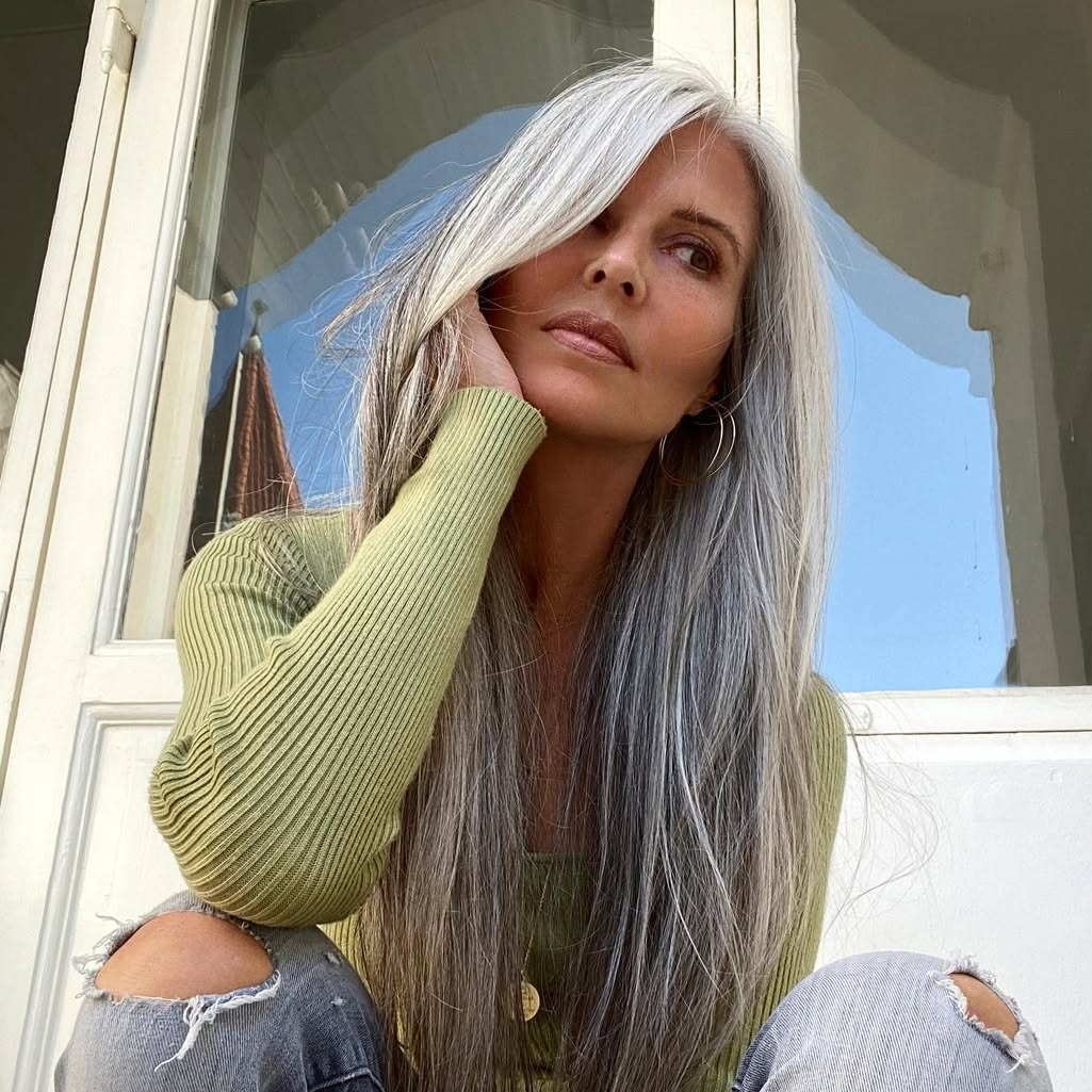 γκρίζα μαλλιά με ανταύγειες