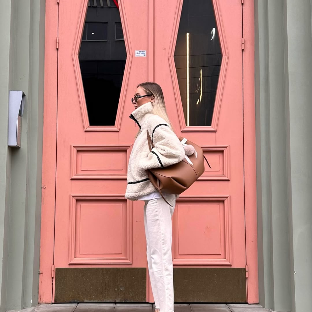 Sneakers ή μπαλαρίνες; Το υβρίδιο που υπόσχεται άνεση χωρίς να θυσιάζει το στιλ και 5 επιλογές για να δοκιμάσεις το στιλ