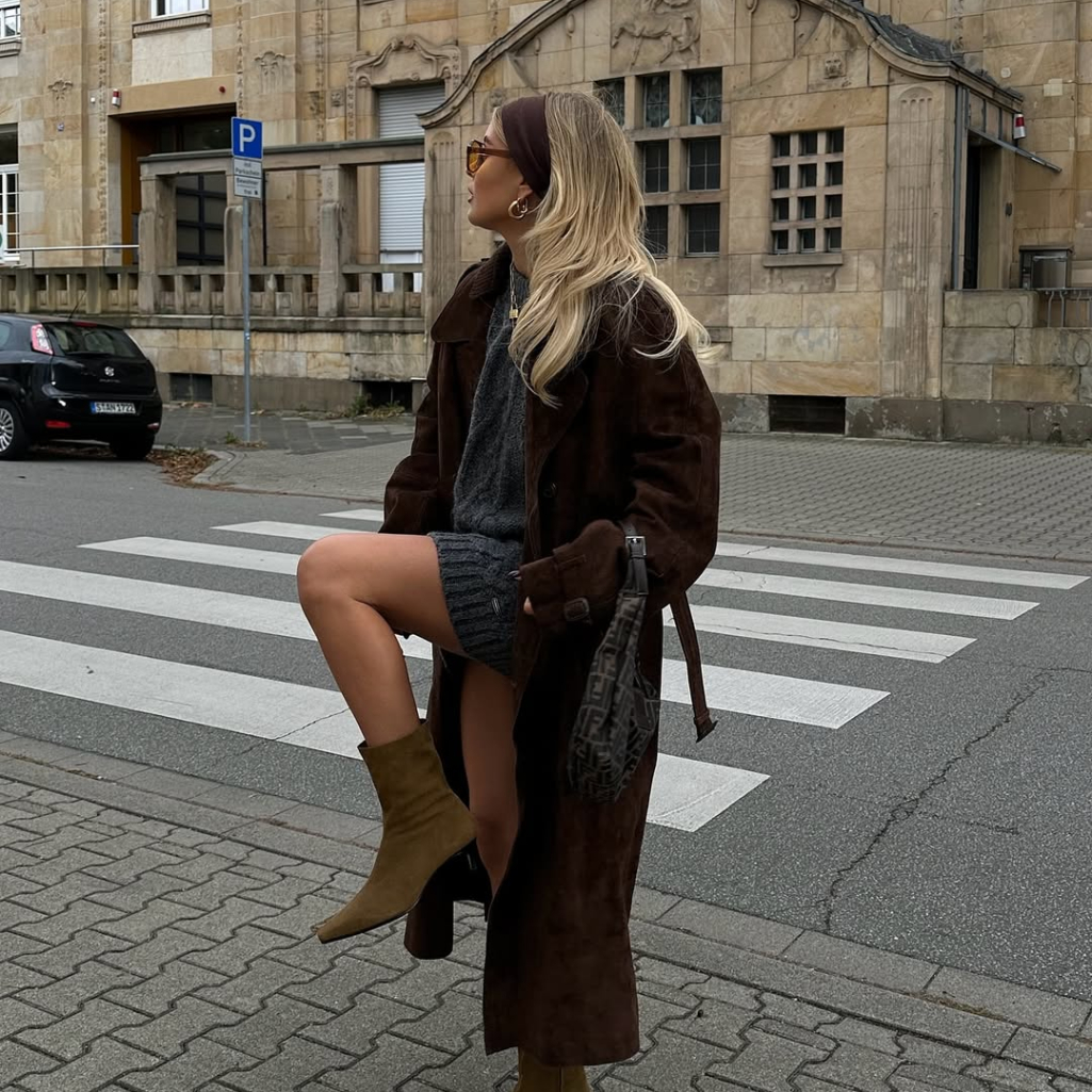 Το cozy μίνι φόρεμα από τα H&M που θα φορέσεις με ψηλές μπότες και με μπαλαρίνες – Κοστίζει κάτω από 30 ευρώ