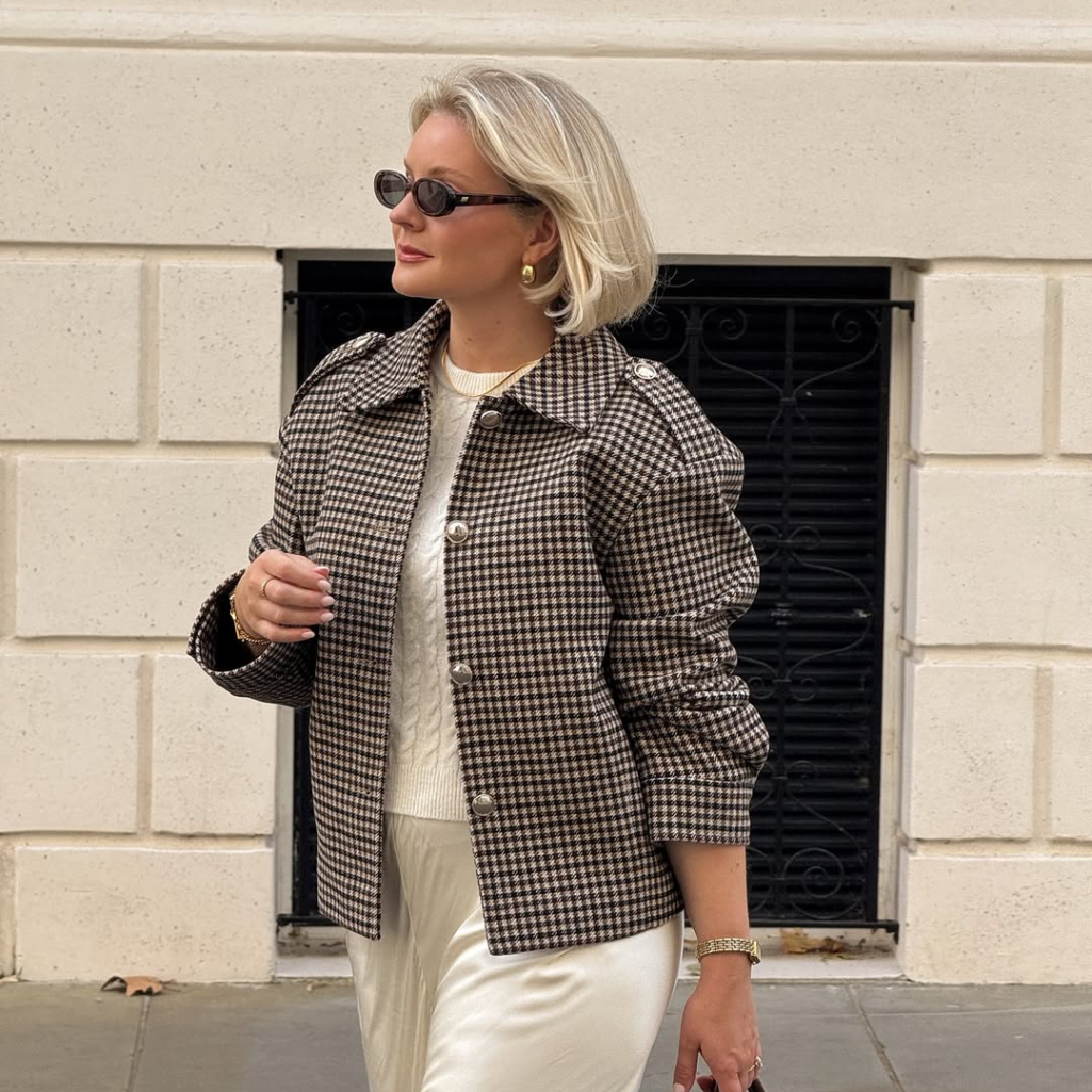 Clogs: Πώς να φορέσεις τα «άσχημα» σανδάλια και αυτό το φθινόπωρο