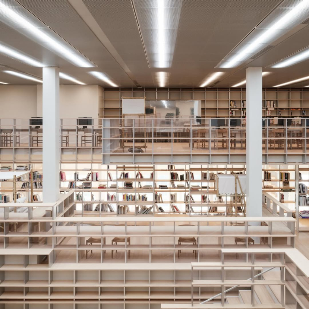 Espace Gabrielle Chanel: Η Chanel άνοιξε την πρώτη δημόσια βιβλιοθήκη σύγχρονης τέχνης και ξέρουμε ποιο θα είναι το επόμενό μας ταξίδι