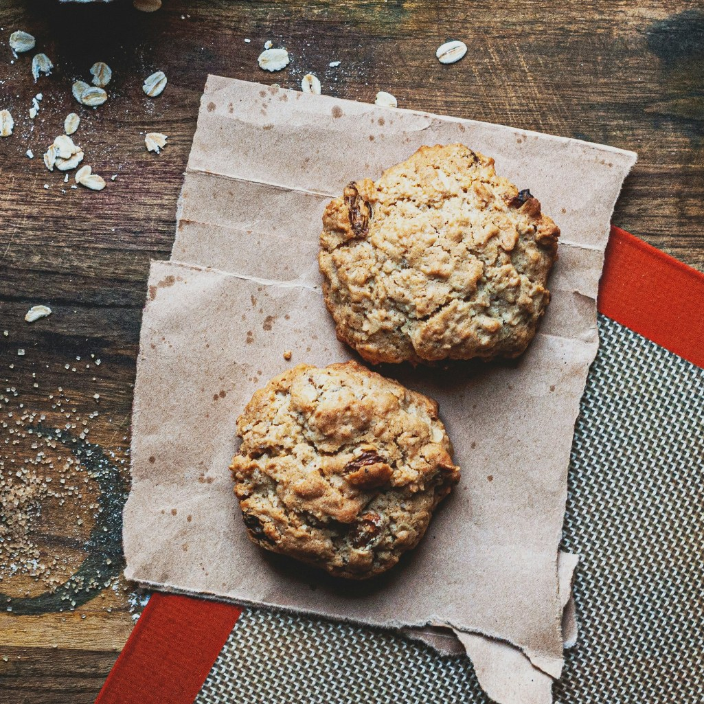 Αυτά τα μπισκότα βρώμης με 3 υλικά είναι η λύση για ένα γρήγορο και υγιεινό γλυκό