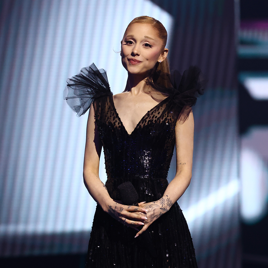 American Horror Story: Η Αριάνα Γκράντε επιστρέφει για τη 13η σεζόν 