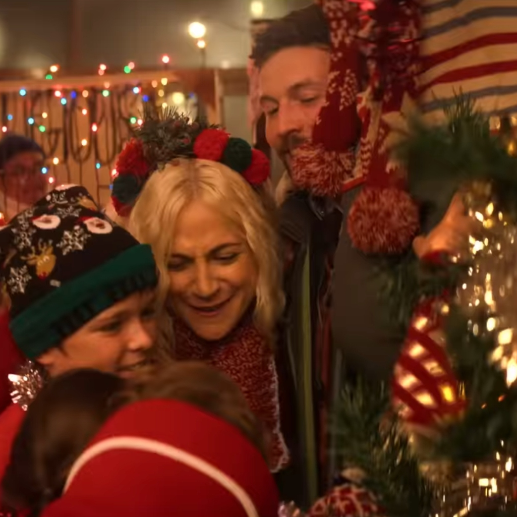 Christmas Karma: Το νέο σίκουελ του A Christmas Carol έρχεται με σούπερ καστ και σε Bollywood εκδοχή