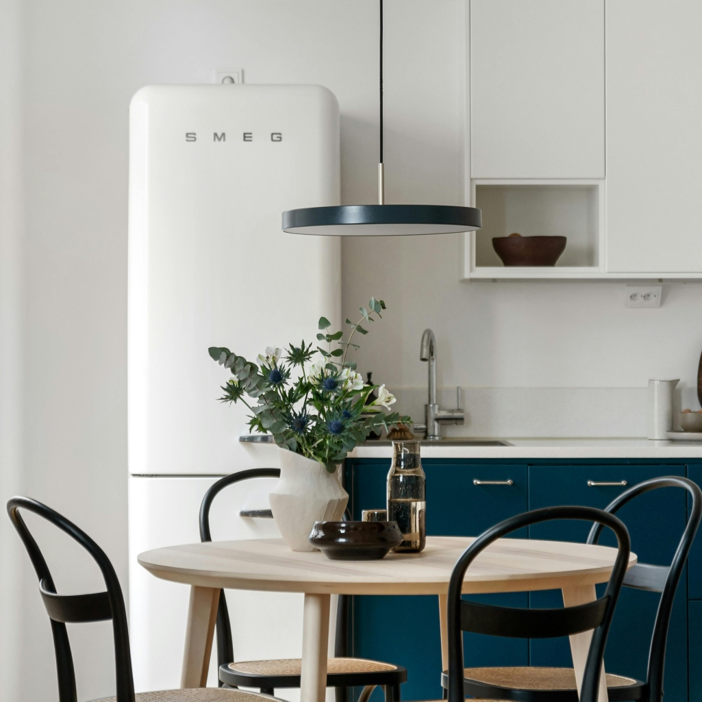 5 χρώματα που δεν πρέπει να επιλέξεις ποτέ για την τραπεζαρία σου, σύμφωνα με ειδικούς – Κάνουν τον χώρο αφιλόξενο