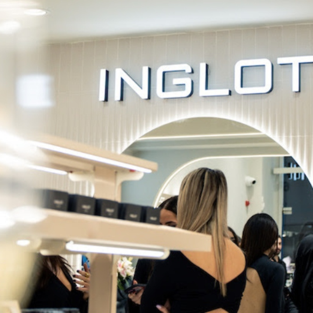 Μια υπερδύναμη στον κόσμο της ομορφιάς επιστρέφει: Το talk of the town opening στην Ερμού