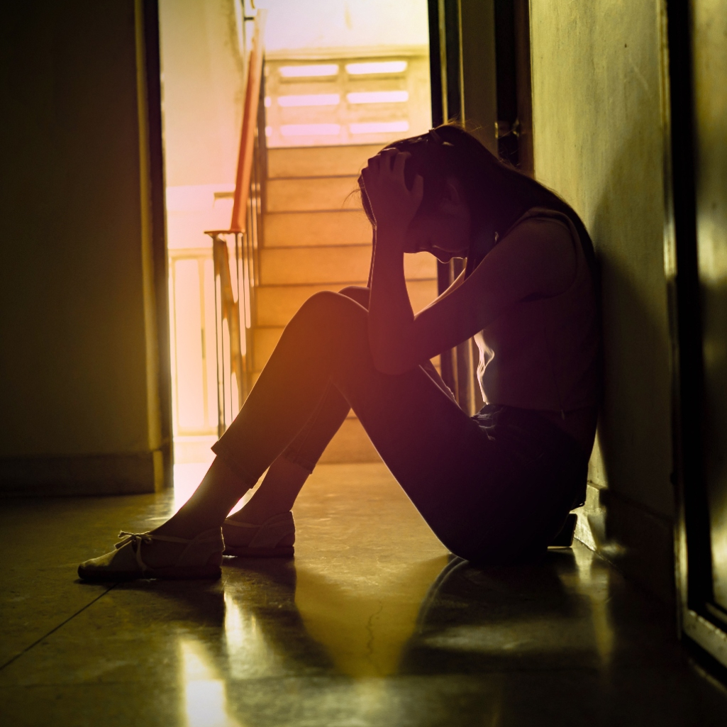 Γιατί τα ανήλικα κορίτσια έχουν γίνει τόσο βίαια μεταξύ τους;