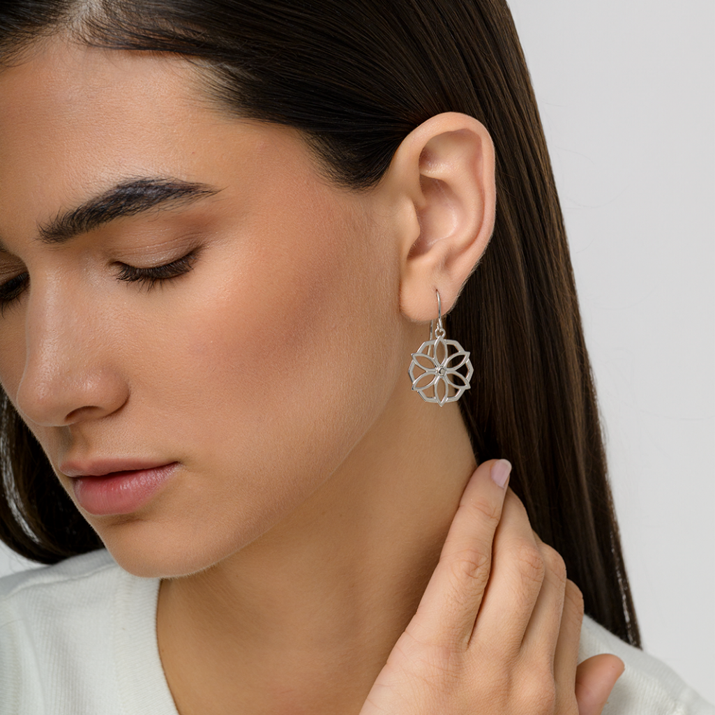 Βρήκαμε το κόσμημα που θα σε συνοδεύει όλο το 2026: Το Γούρι ΖΟΕ του Οίκου ZOLOTAS, σύμβολο τύχης και κομψότητας που ταιριάζει σε κάθε στιγμή