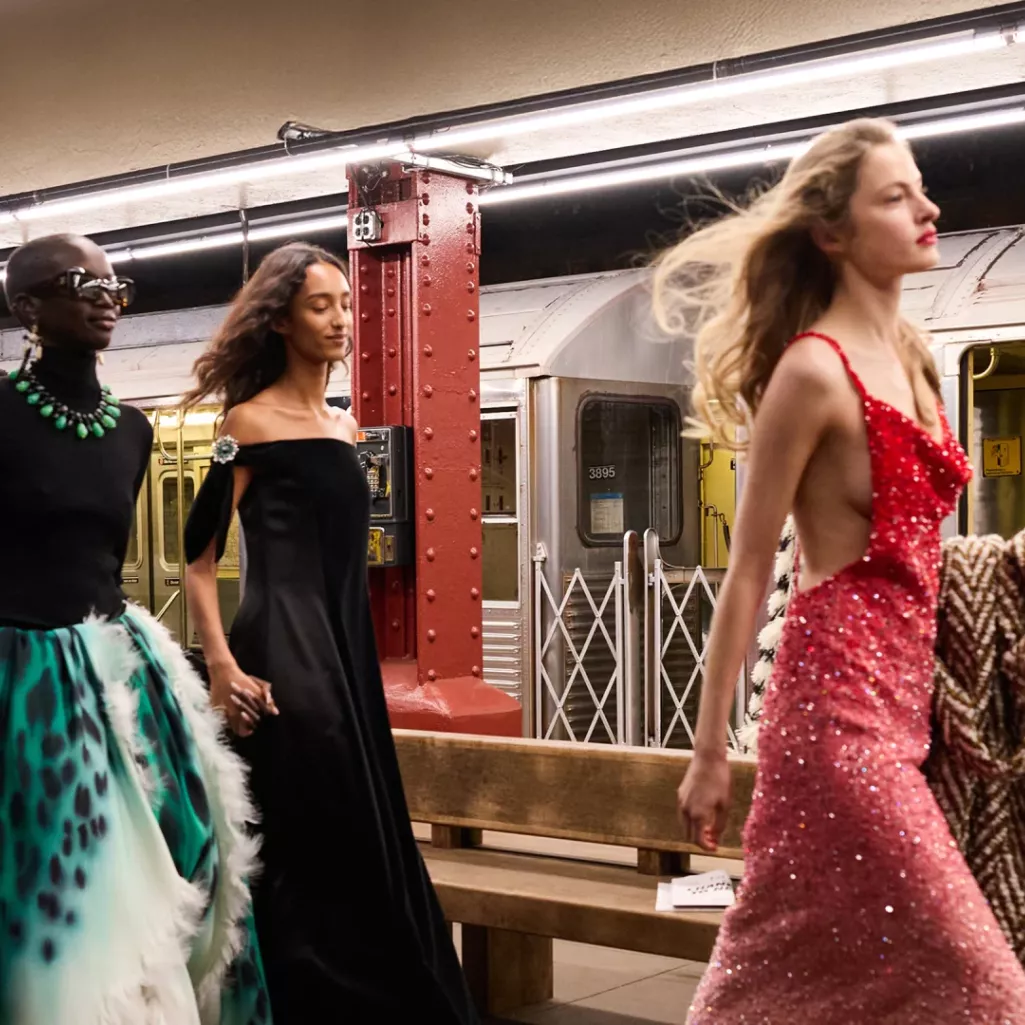 Ο οίκος Chanel το έκανε ξανά: Μετέτρεψε έναν εγκαταλελειμμένο σταθμό της Νέας Υόρκης σε πασαρέλα του