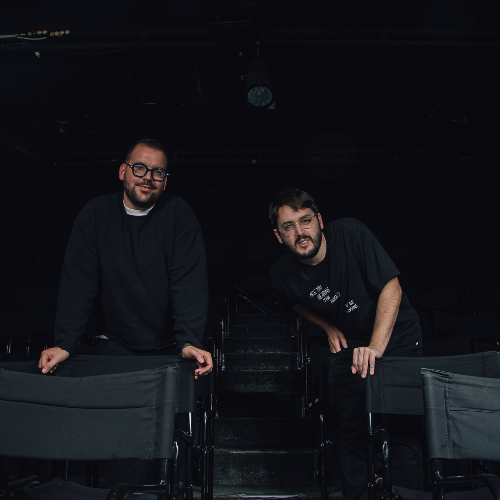 Ο Βασίλης Καλφάκης & ο Ευθύμης Κάλφας έκαναν επιθεώρηση στο παγκάκι του σχολείου τους