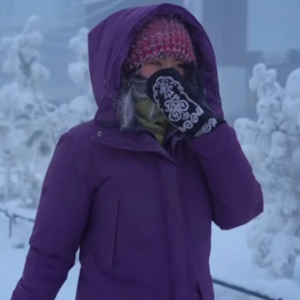 Κάτοικος της πιο κρύας πόλης του κόσμου περιγράφει τι φοράει για να βγει στους -50°C