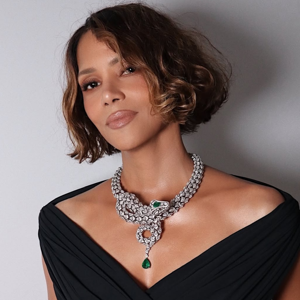 καρέ για σγουρά μαλλιά