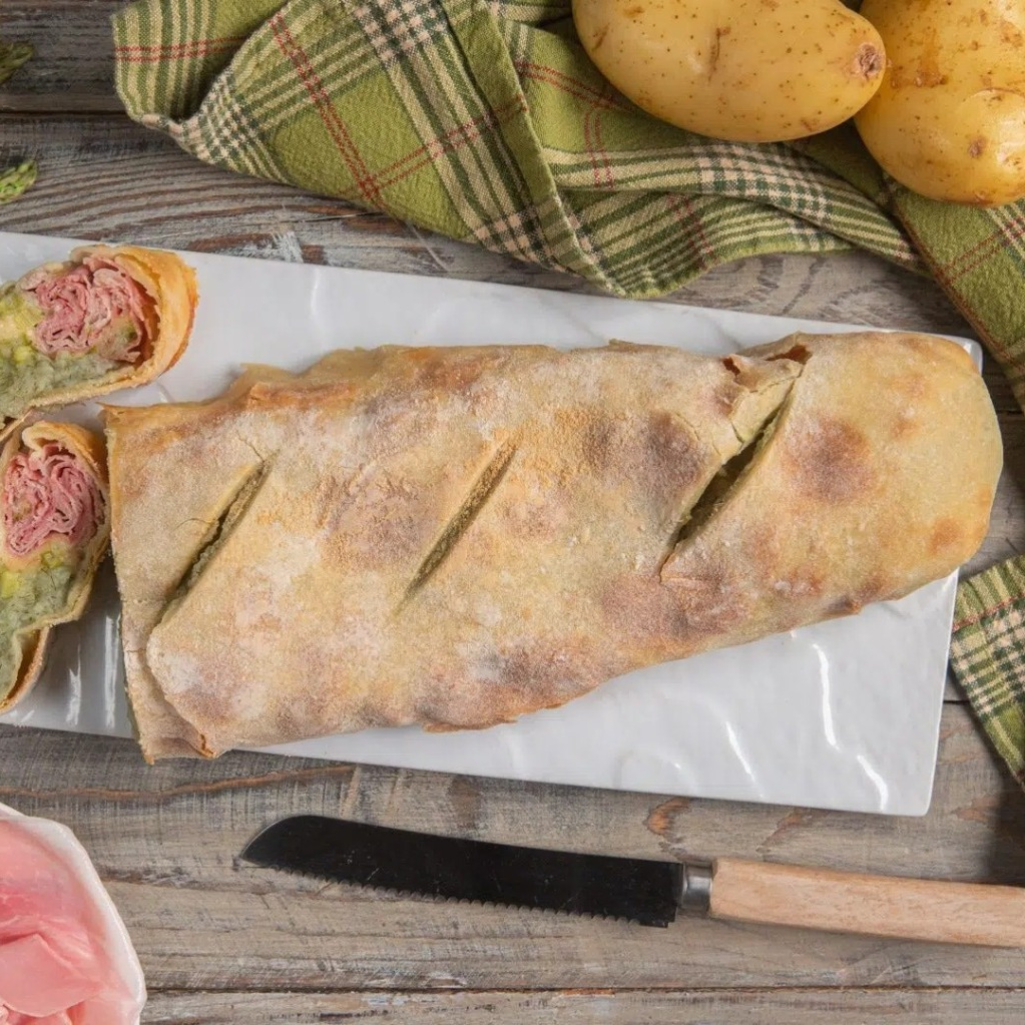 Αλμυρό στρούντελ με ρικότα, μοτσαρέλα και αγκινάρες