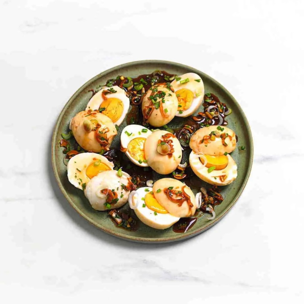 Βραστά αυγά μαριναρισμένα σε τσάι: Η ασιατική τεχνική που απογειώνει τη γεύση