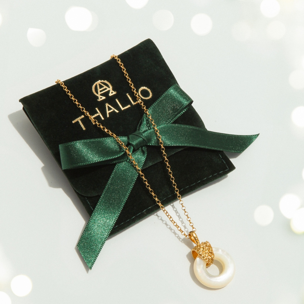 Βρήκαμε τον απόλυτο προορισμό για το πιο όμορφο εορταστικό κόσμημα: Thallo, η λάμψη που ολοκληρώνει κάθε look