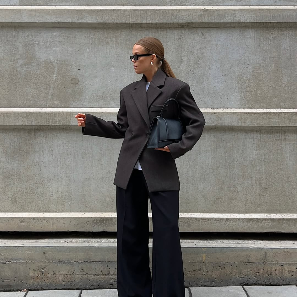 Οι συνήθειες που έχουν οι πιο κομψές γυναίκες και δημιουργούν iconic outfits ακόμη και στο κρύο