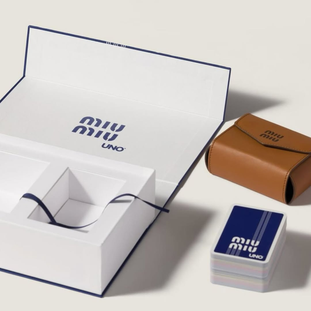 Η Miu Miu λανσάρει το UNO που θα ήθελες να έχεις στη συλλογή σου, θα έδινες όμως 575 δολάρια για μια τράπουλα;