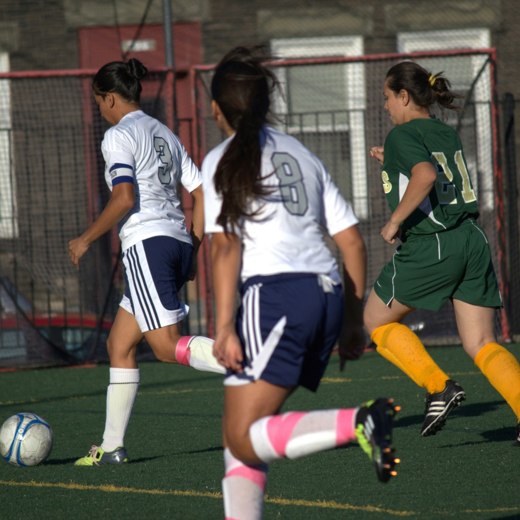 Η Αγγλία "γκρεμίζει" τα στερεότυπα - 2,6 εκατ. κορίτσια έχουν πλέον πρόσβαση στο ποδόσφαιρο στα σχολεία