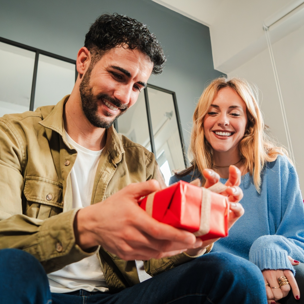 Σου βρήκαμε τα πιο fashion Χριστουγεννιάτικα δώρα για φίλους και συγγενείς που αγαπούν την τεχνολογία