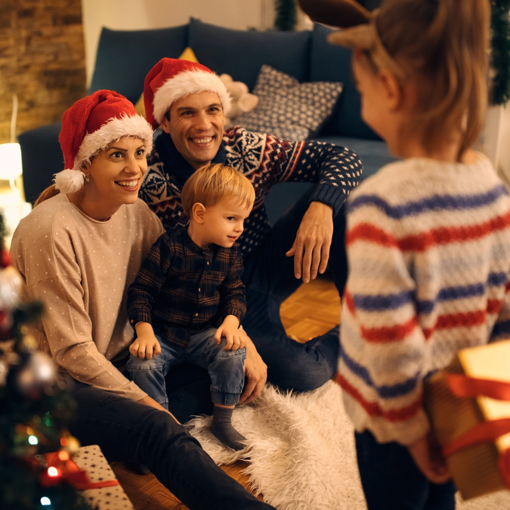 5 χριστουγεννιάτικες παραδόσεις της παιδικής ηλικίας μας, που οι περισσότεροι δεν εγκαταλείπουμε μεγαλώνοντας