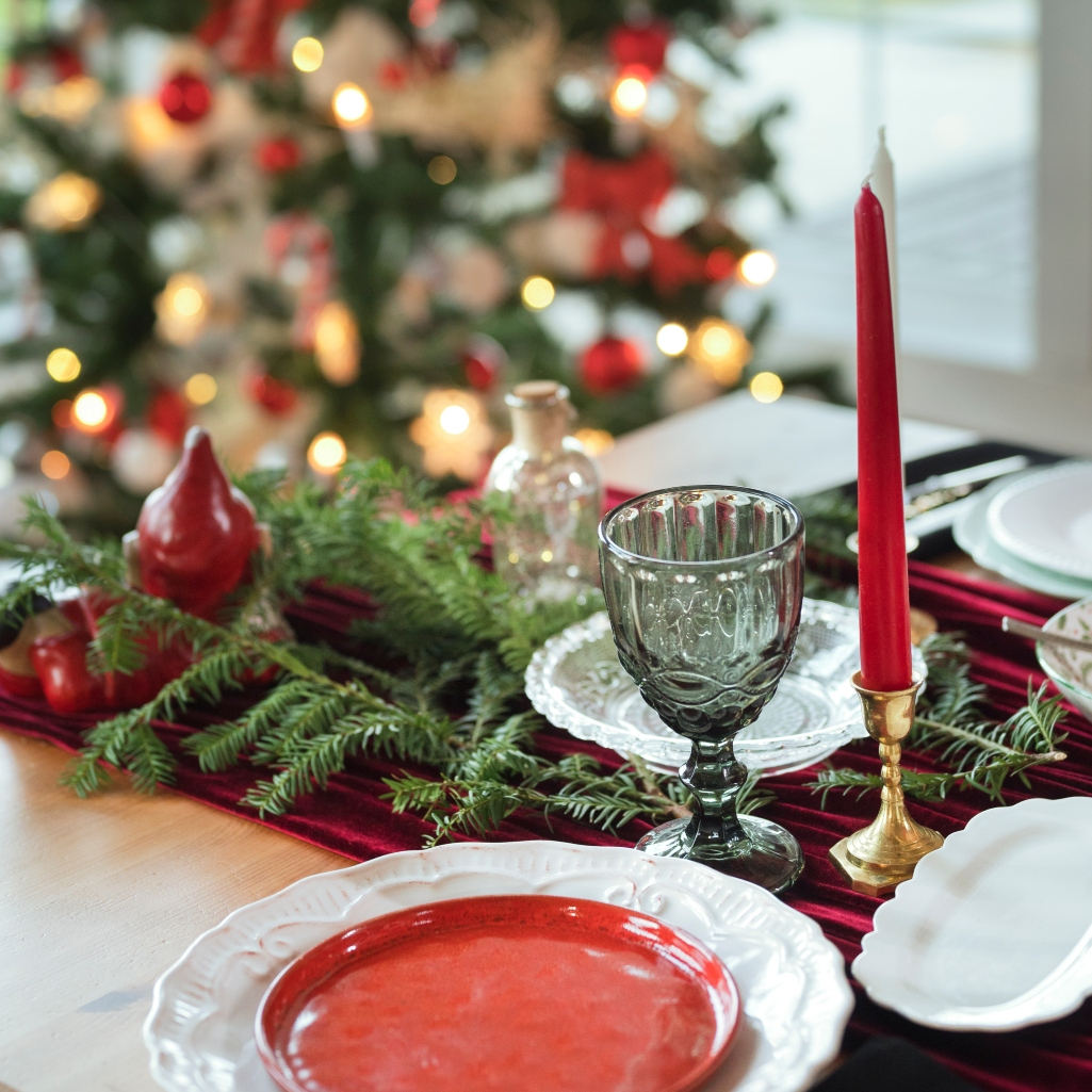 Χριστουγεννιάτικο τραπέζι: 5 ιδέες διακόσμησης για να κάνεις φέτος τη διαφορά