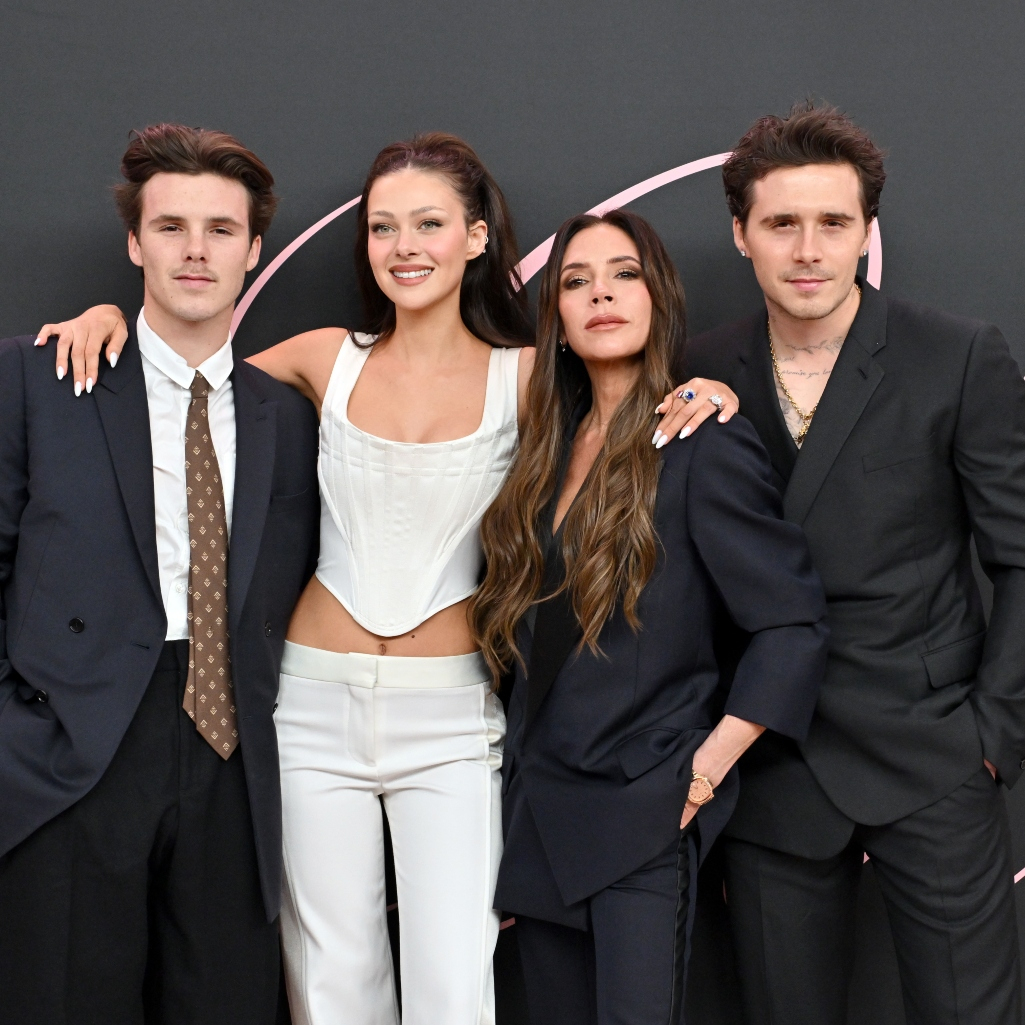 Η Βικτόρια Μπέκαμ νιώθει “προδομένη” από τη συμπεριφορά του Μπρούκλιν - Αγαπά τη Νίκολα “σαν κόρη της”