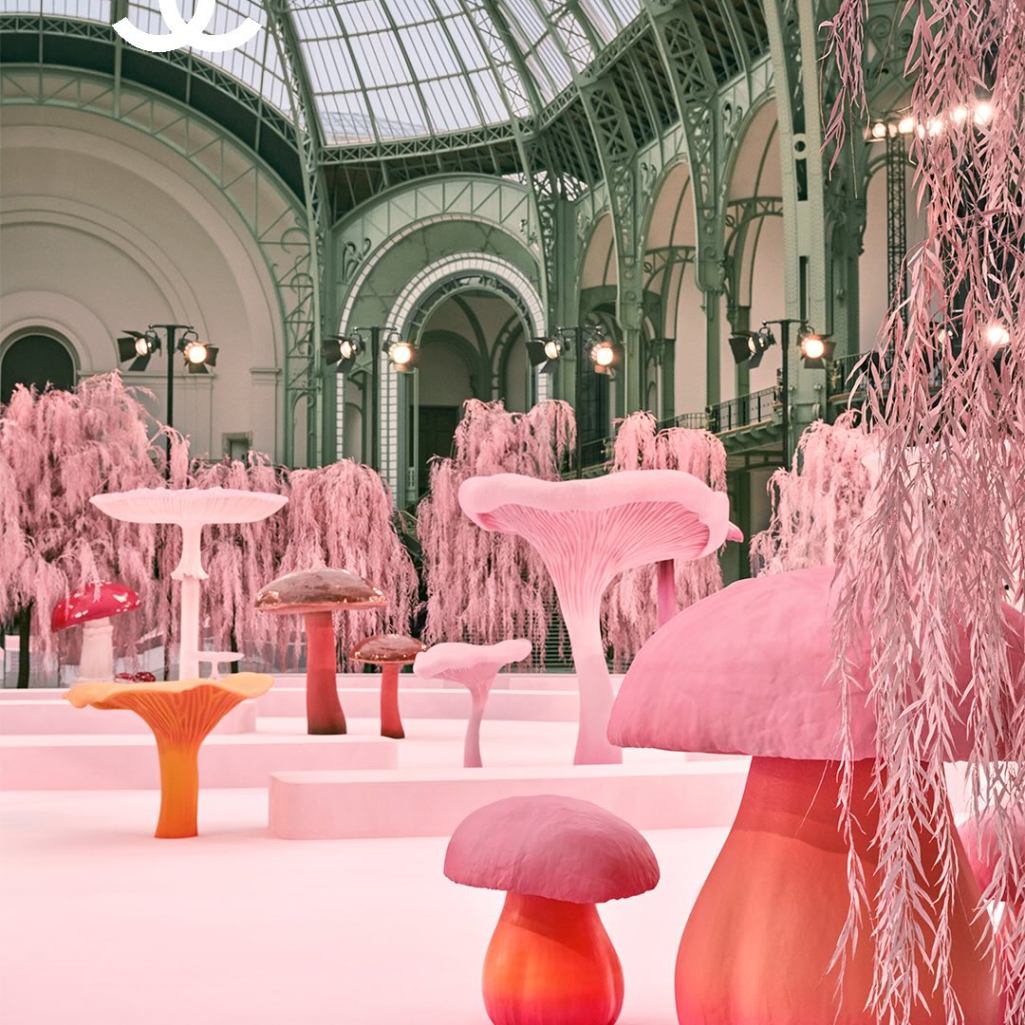 Chanel: Μέσα στο σουρεαλιστικό και παραμυθένιο σύμπαν του Matthieu Blazy – Τι είδαμε στο haute couture show του