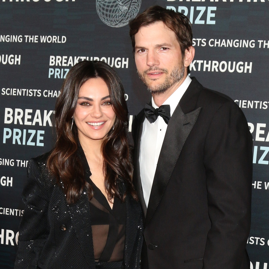 Ο Άστον Κούτσερ απάντησε - επιτέλους - στην πιο άβολη ερώτηση: Κάνουν ή όχι ντους με τη Μίλα Κούνις;