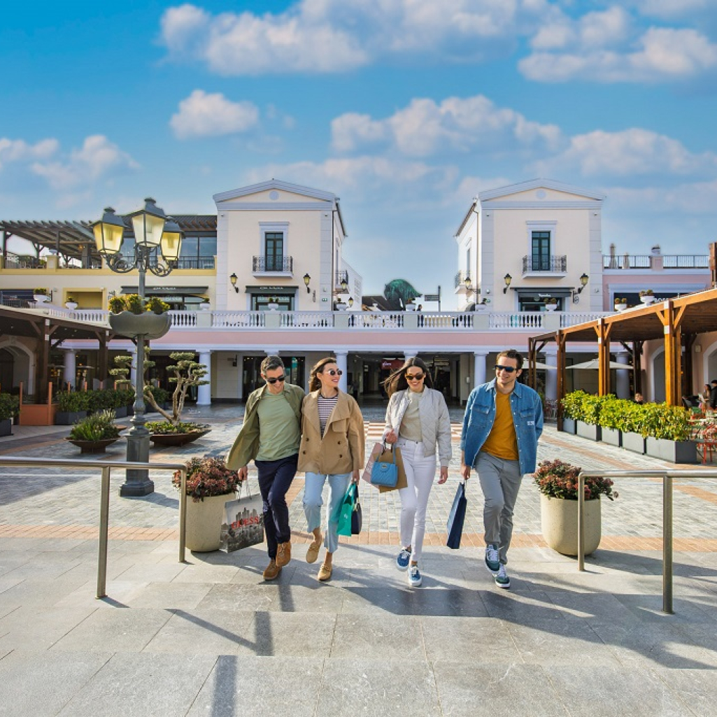 Hello Sale στο Designer Outlet Athens!