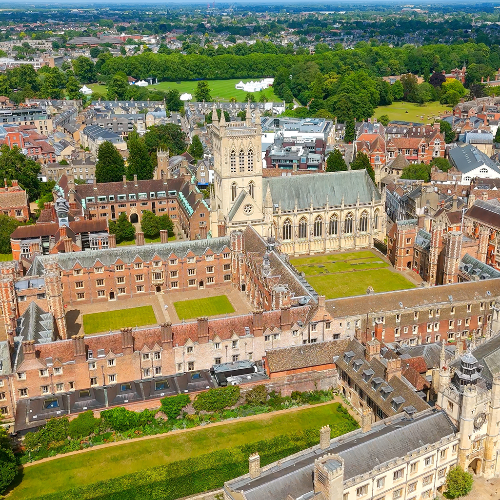 Πανεπιστήμιο του Κέιμπριτζ: Κατηγορίες για «συγκάλυψη» επενδύσεων σε όπλα – Ακαδημαϊκοί απαιτούν διαφάνεια και αποεπένδυση