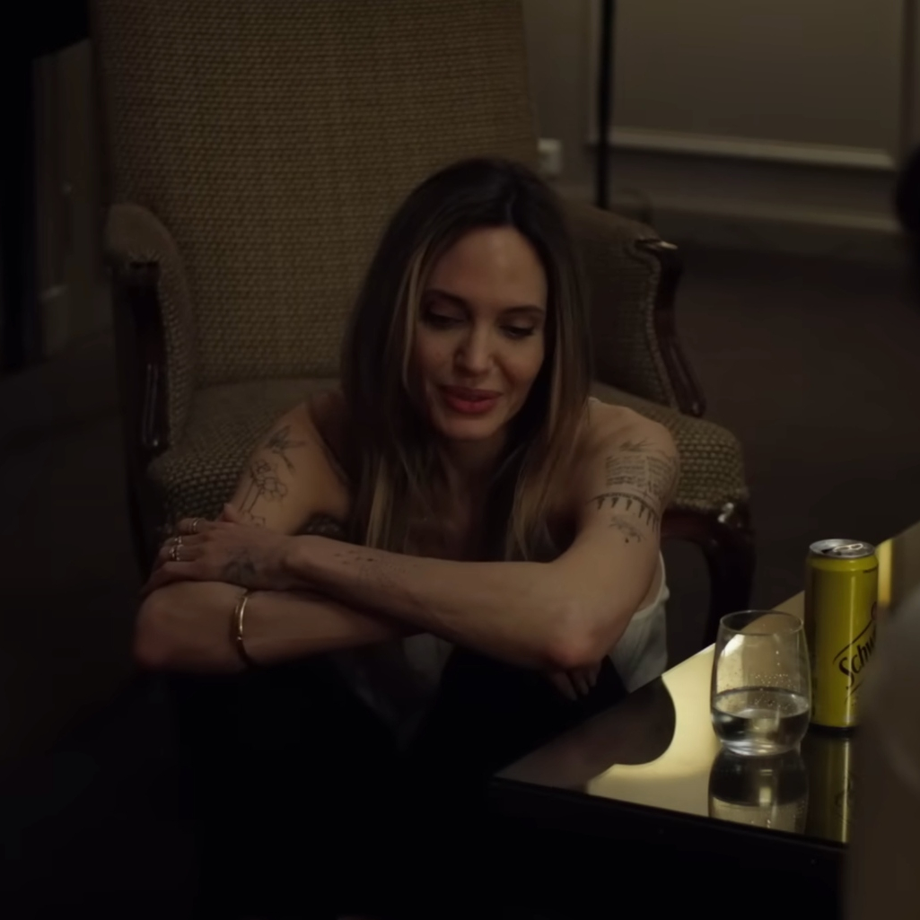 Couture: Η Αντζελίνα Τζολί επιστρέφει με έναν ρόλο που τη συνδέει συναισθηματικά με τη μητέρα της - Όσα ξέρουμε για την ταινία